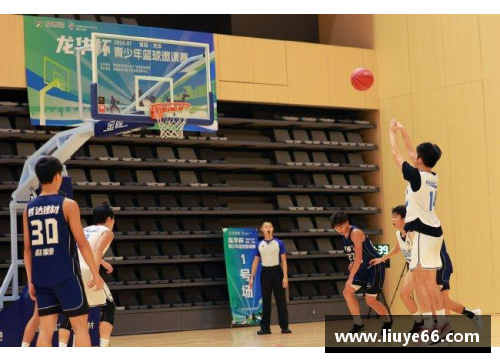 YY易游体育官方网站易建联暑期篮球夏令营：点燃青少年篮球梦想 - 副本